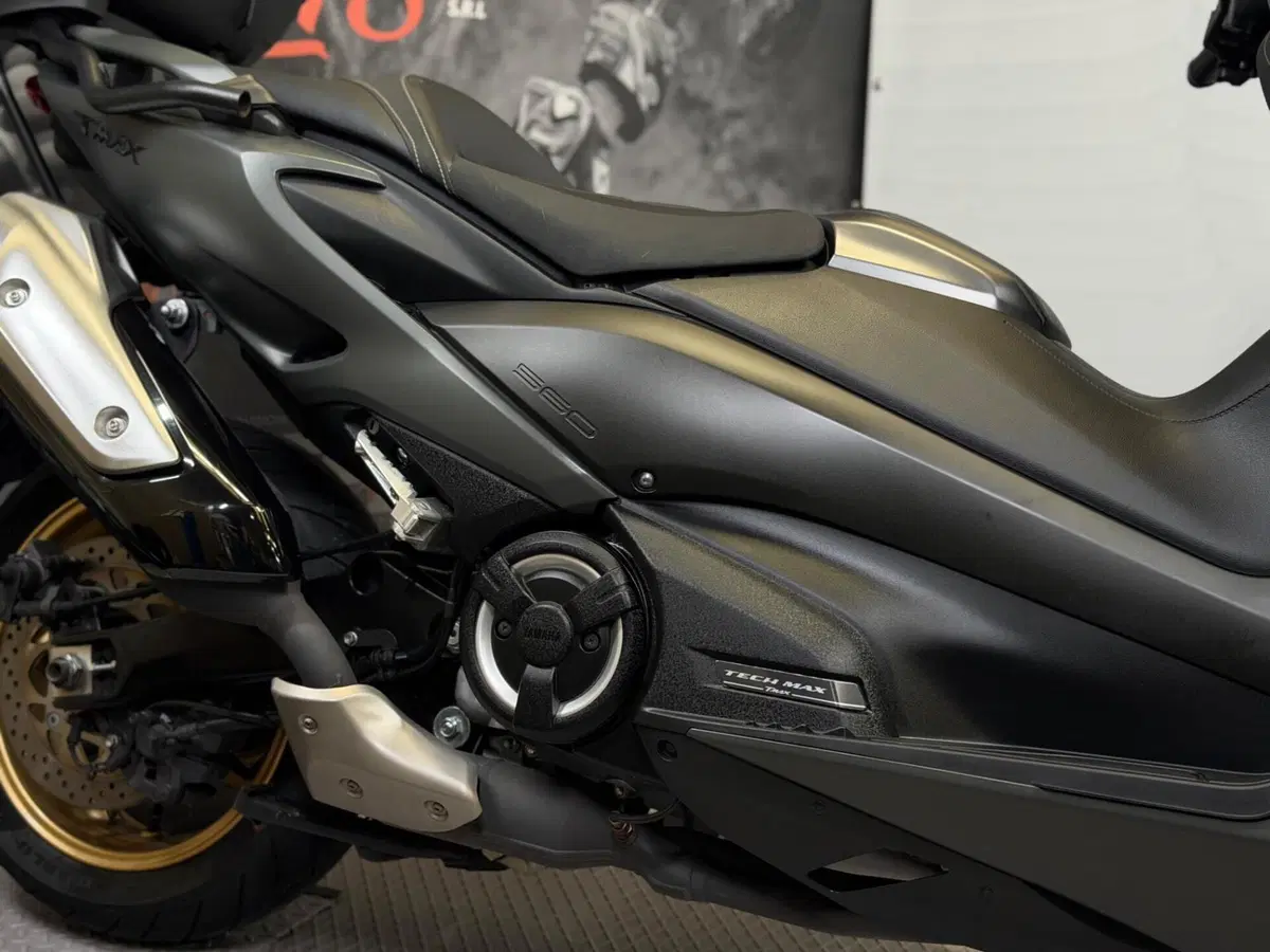 Yamaha T-Max 560 Tech Max (2021) (5)