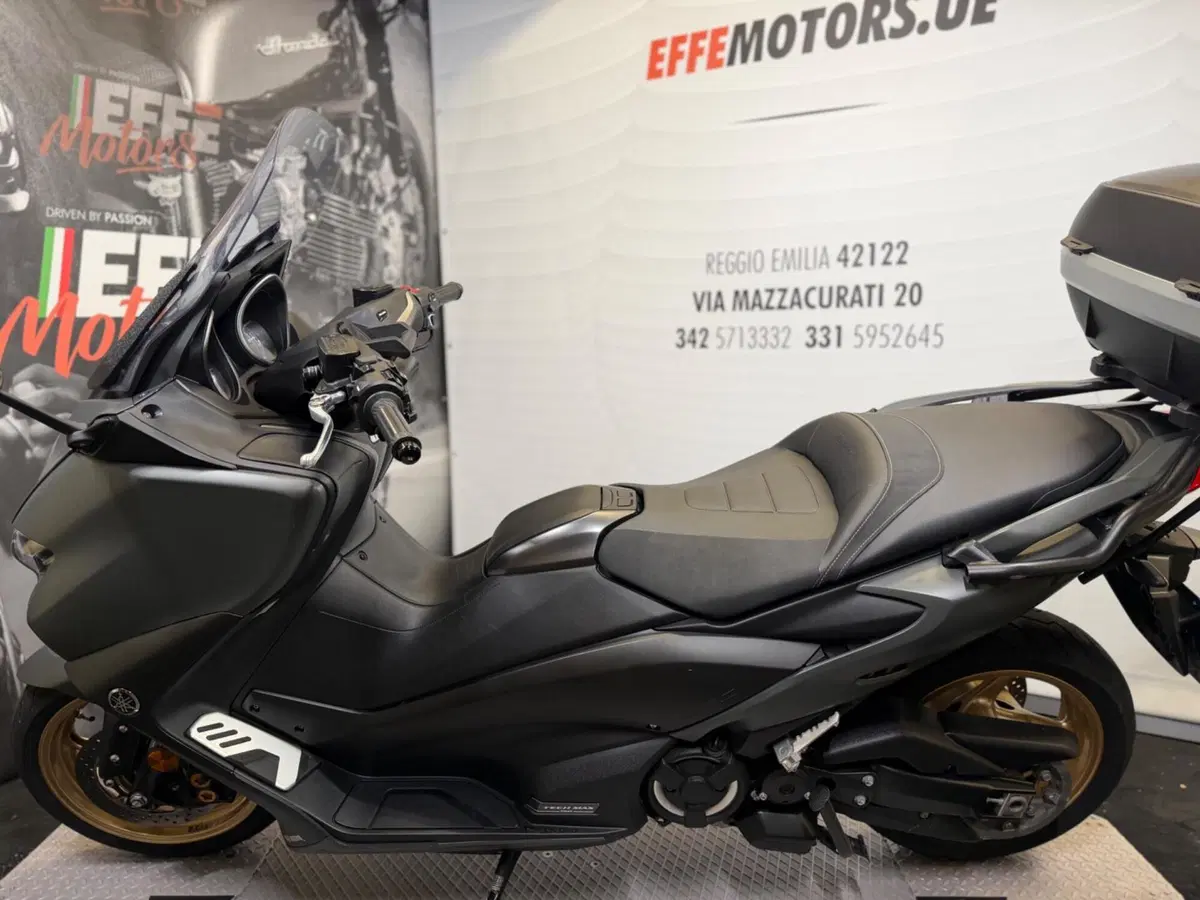 Yamaha T-Max 560 Tech Max (2021) (8)