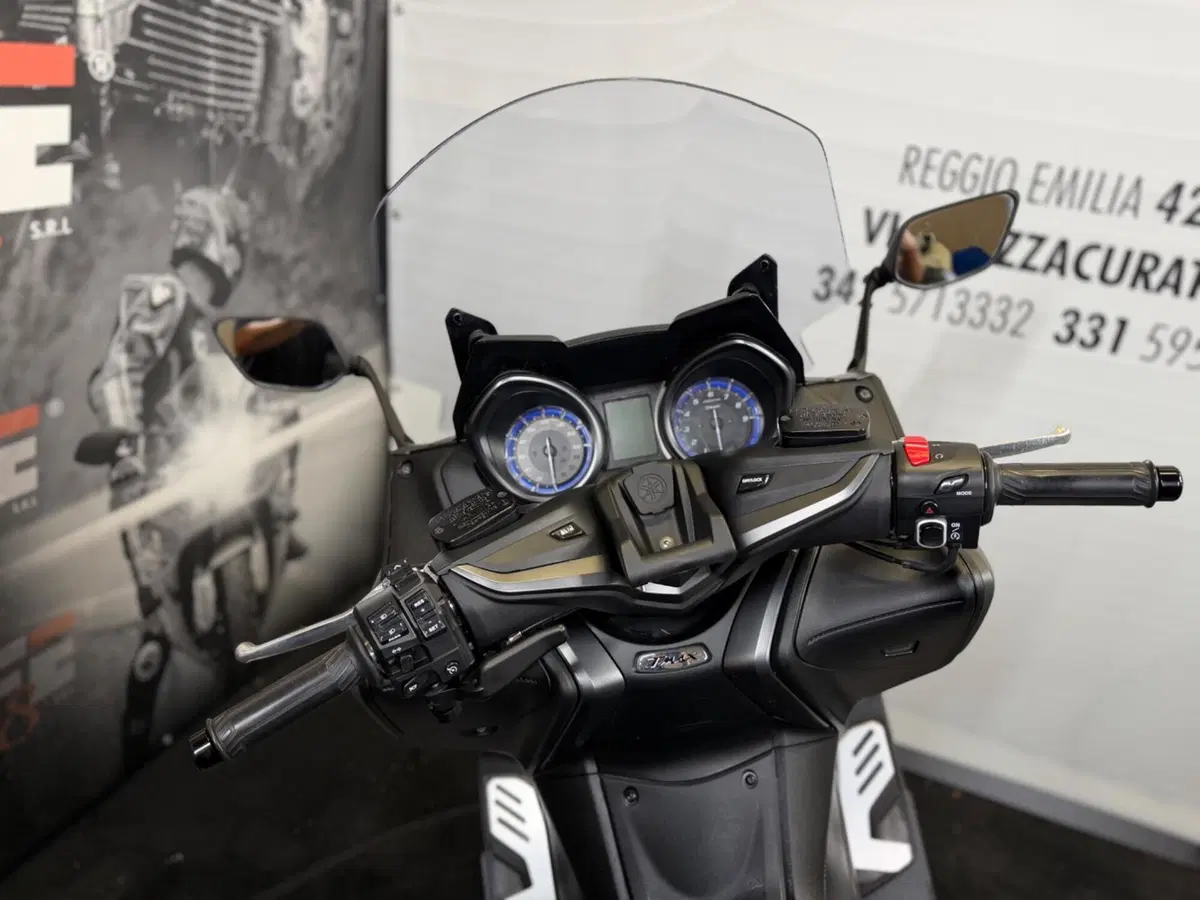 Yamaha T-Max 560 Tech Max (2021) (13)