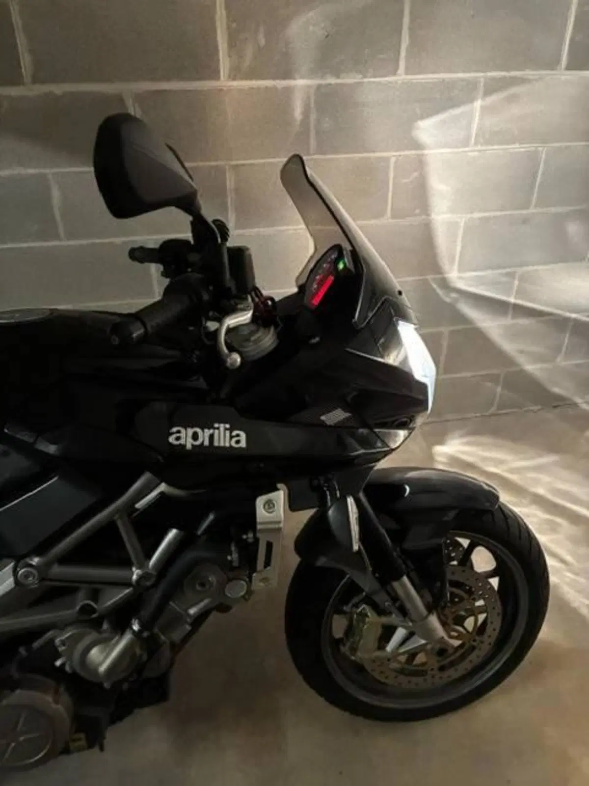 Aprilia Shiver 750 GT (2009 - 11) (3)