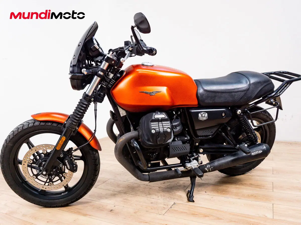 Moto Guzzi V7 Stone Centenario (2021 - 22) (8)