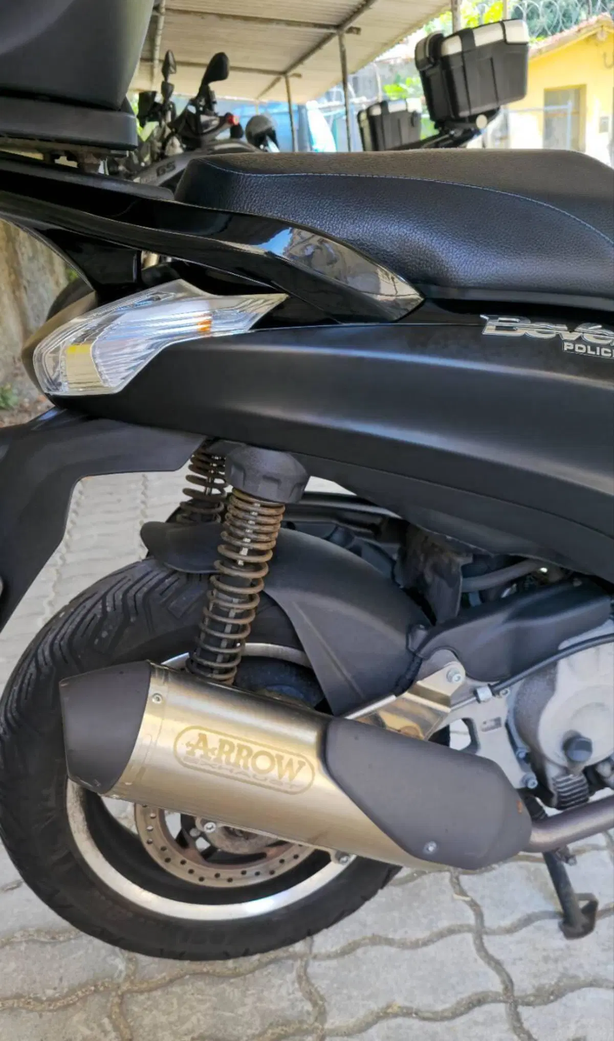 Piaggio Beverly 350 Police ABS-ASR (2018 - 20) (10)