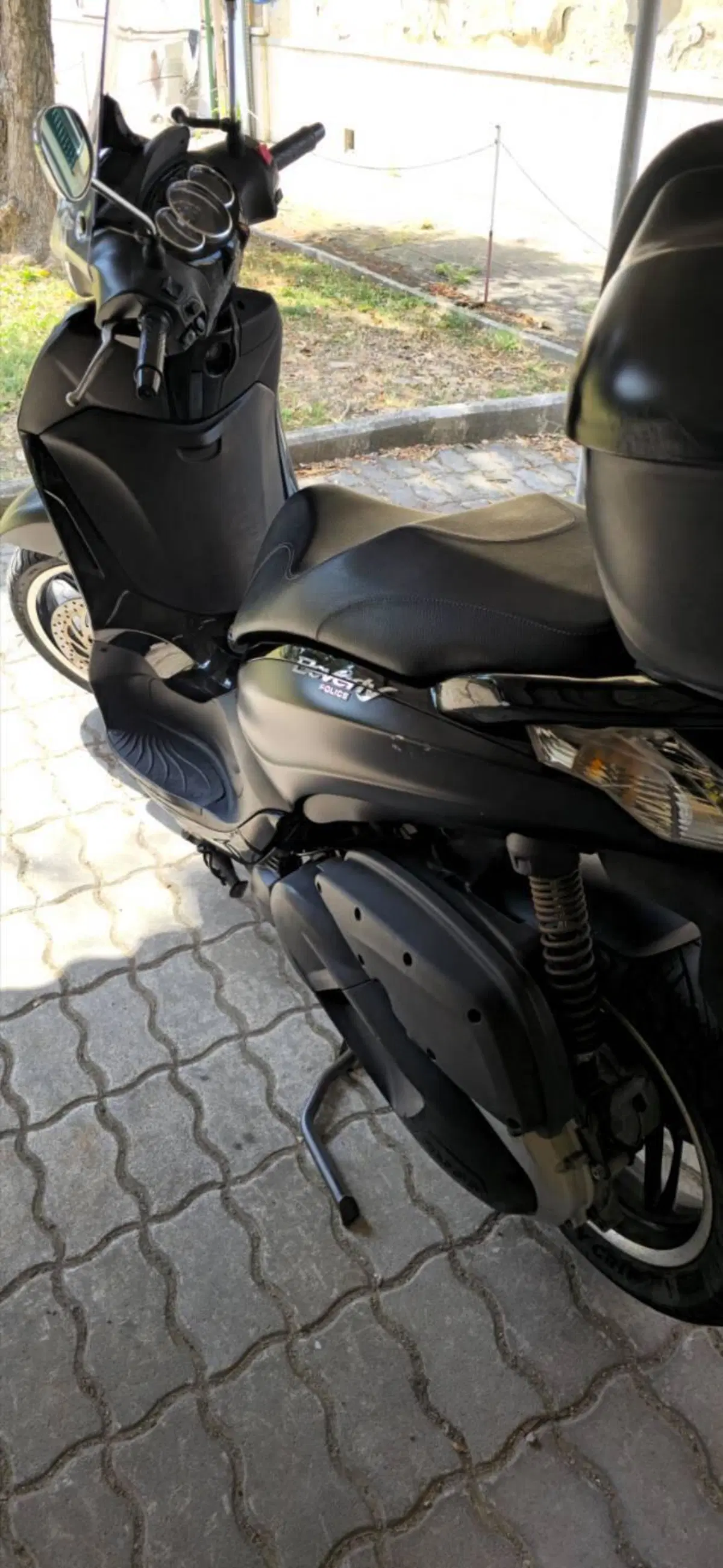 Piaggio Beverly 350 Police ABS-ASR (2018 - 20) (7)