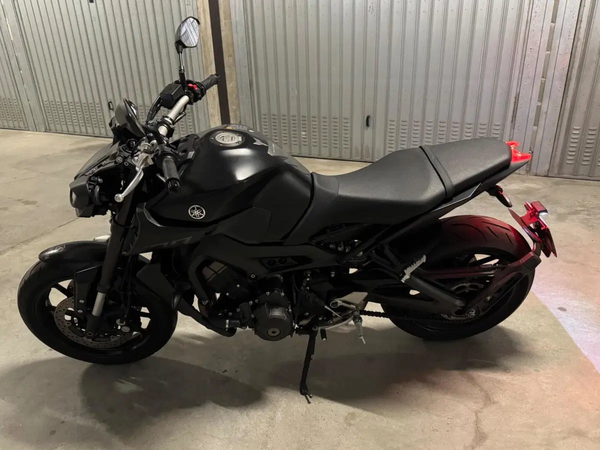 Yamaha MT-09 ABS (2016) (2)
