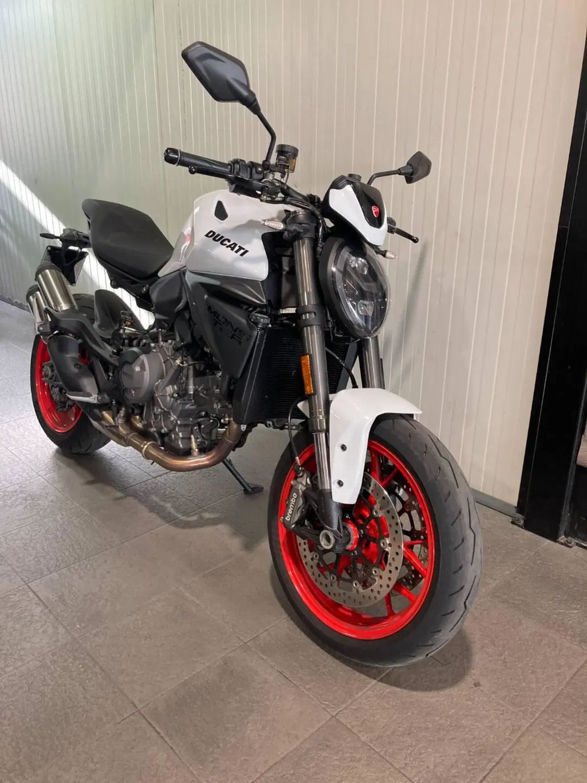Ducati Monster 937 + (2021 - 25) (2)