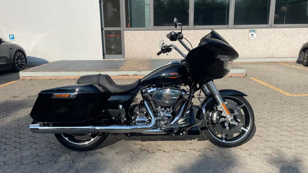 Harley-Davidson Road Glide (2024 - 26)