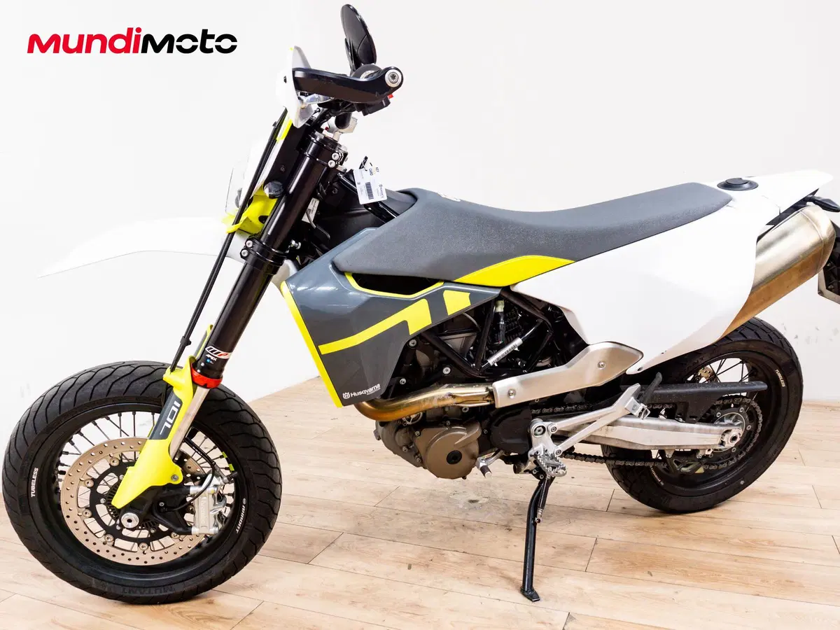 Husqvarna 701 Supermoto (2016) (8)