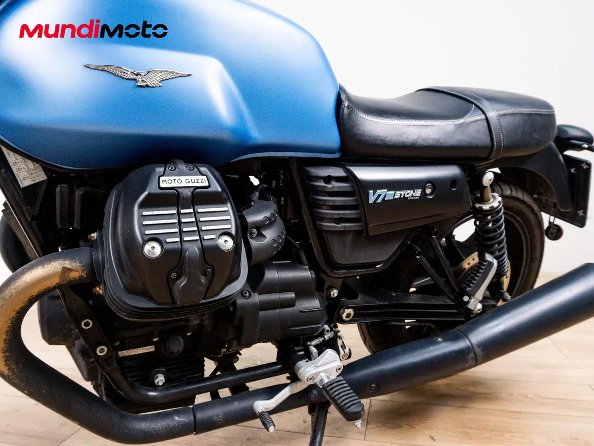Moto Guzzi V7 Stone (2012 - 15) (9)