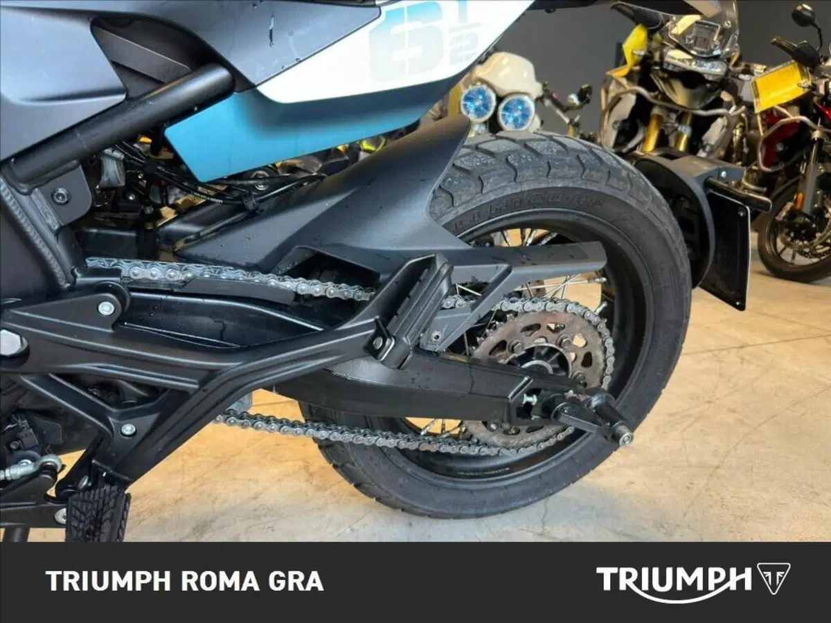 Moto Morini SEIEMMEZZO SCR (2022 - 26) (10)