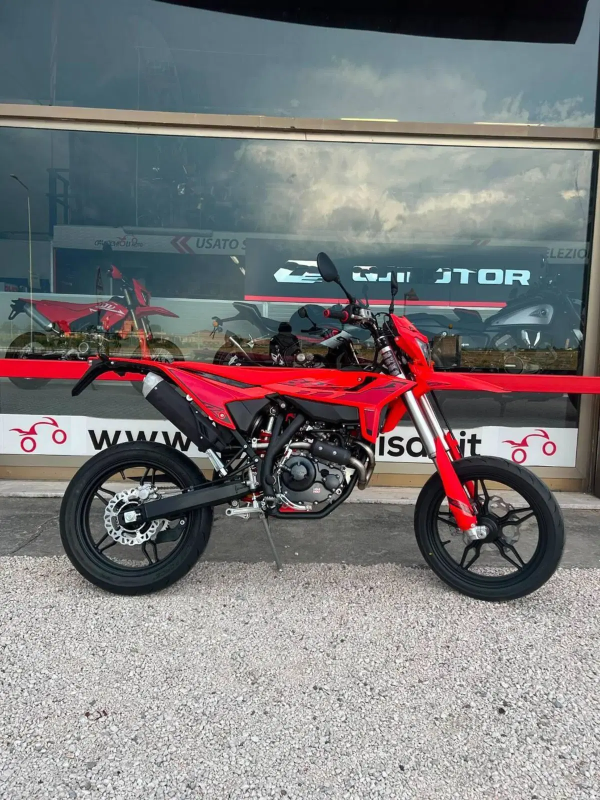 Betamotor RR 125 4T Motard T (2025 - 26) (2)
