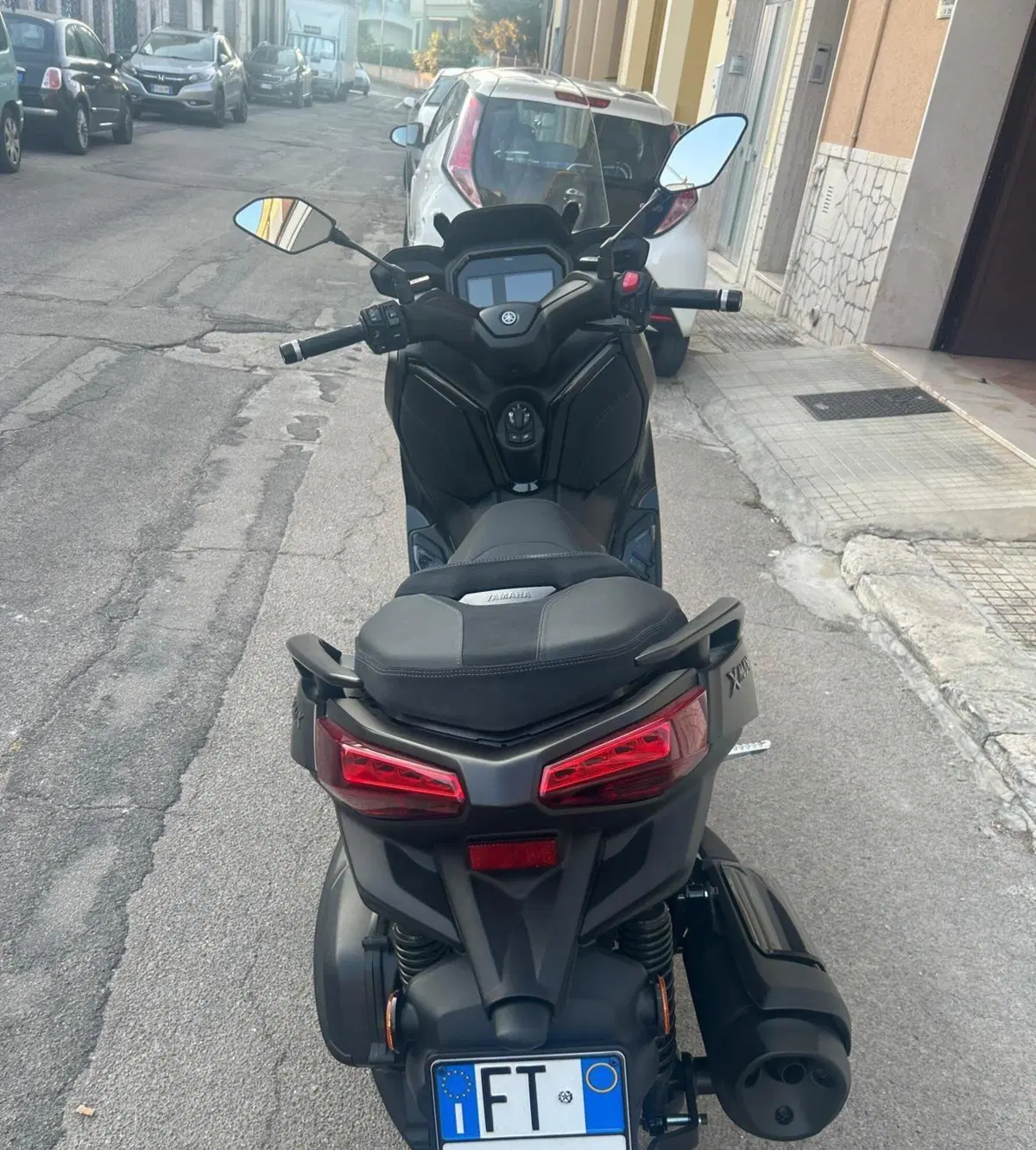 Yamaha X-Max 300 Tech Max (2025 - 26) (5)