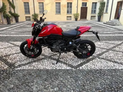 Ducati Monster 937 (2021 - 25) usata