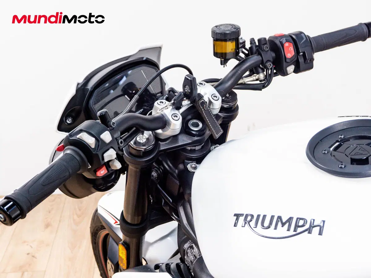 Triumph Street Triple 765 R (2023 - 26) (11)