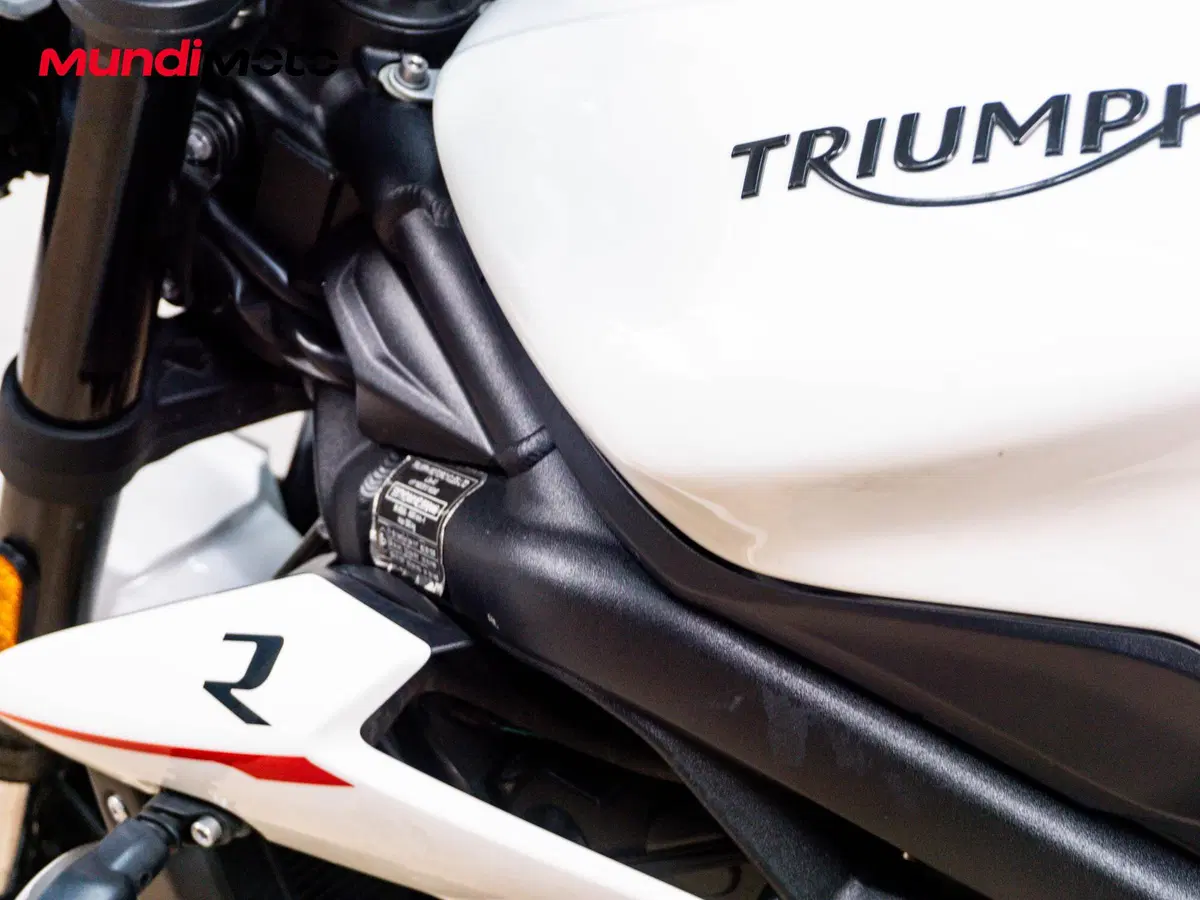 Triumph Street Triple 765 R (2023 - 26) (13)