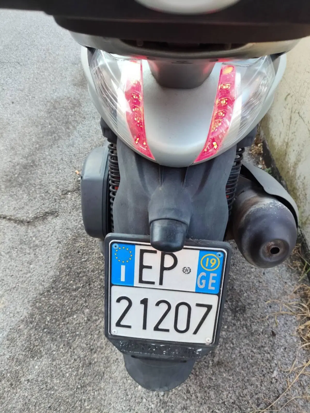 Piaggio Beverly 300 i.e. ABS-ASR (2016 - 20) (9)