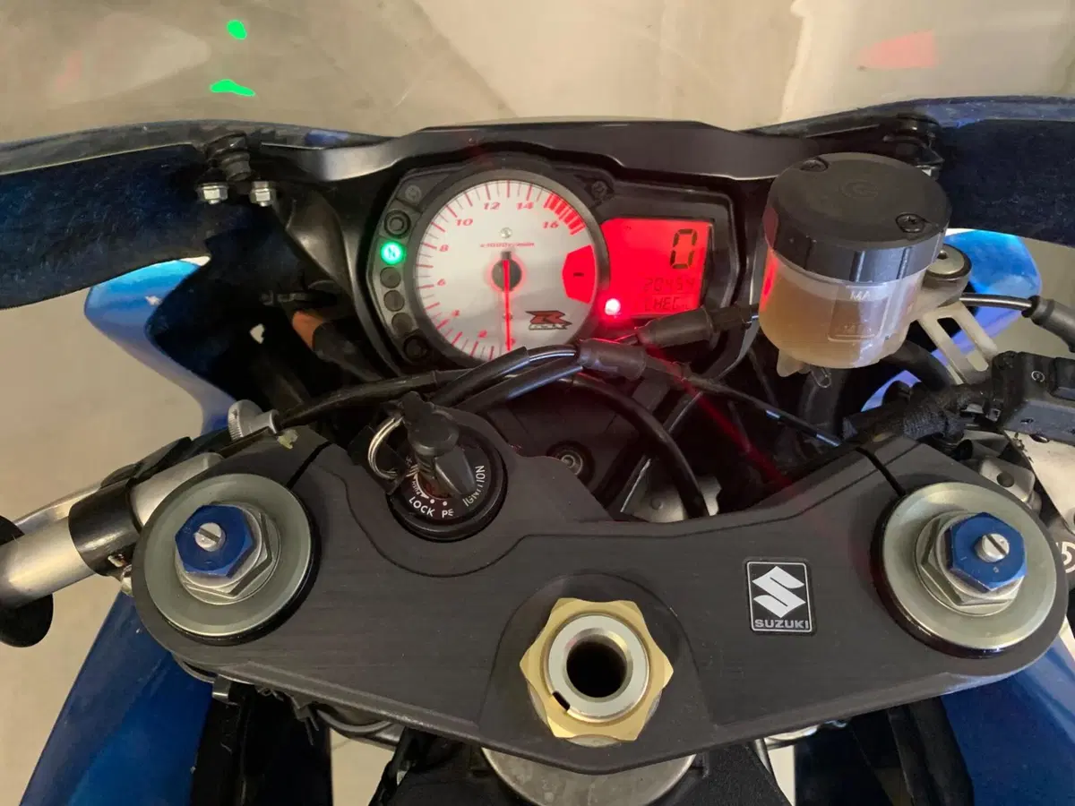 Suzuki GSX R 750 (2006 - 07) (4)