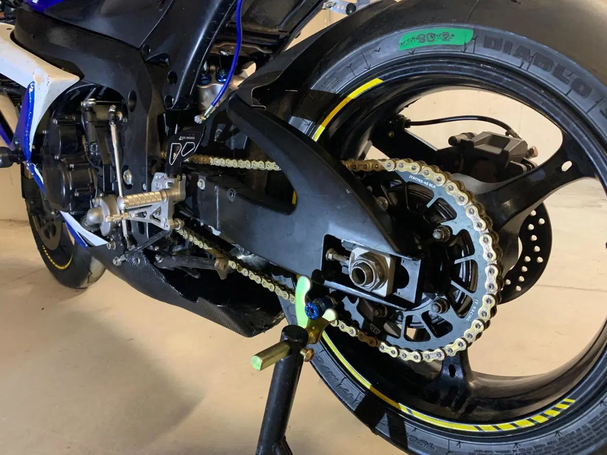 Suzuki GSX R 750 (2006 - 07) (6)