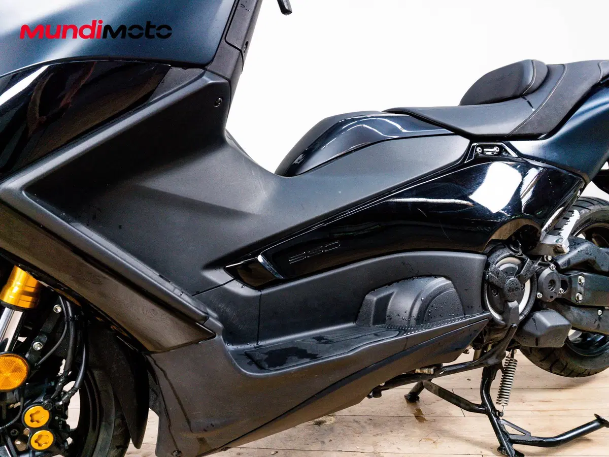 Yamaha T-Max 560 Tech Max (2025 - 26) (9)