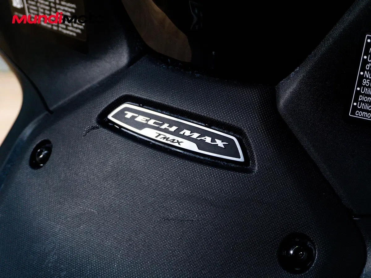 Yamaha T-Max 560 Tech Max (2025 - 26) (19)