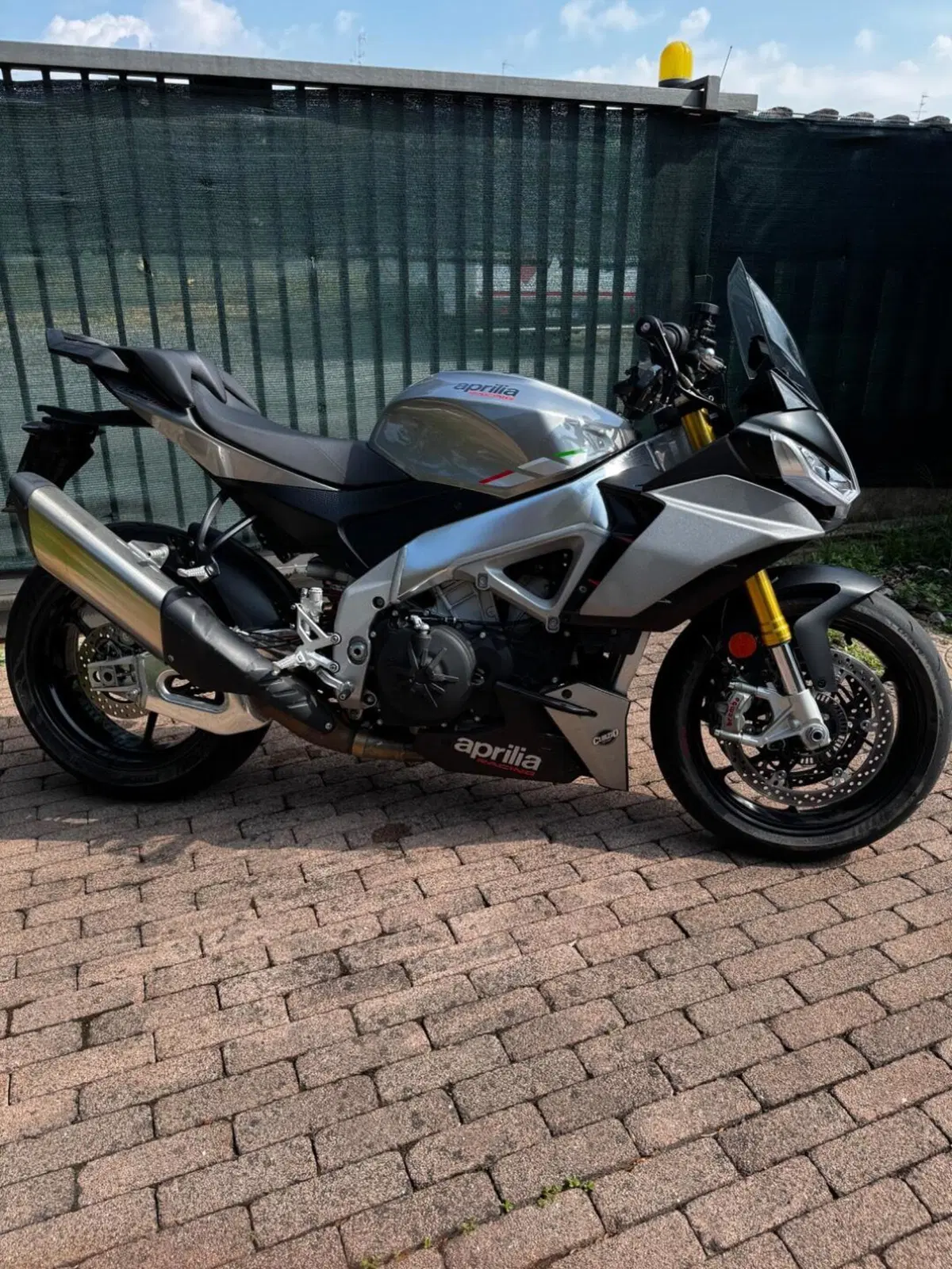 Aprilia Tuono V4 (2021 - 24) (4)