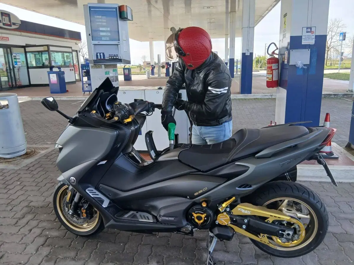 Yamaha T-Max 560 Tech Max (2022 - 24) (3)