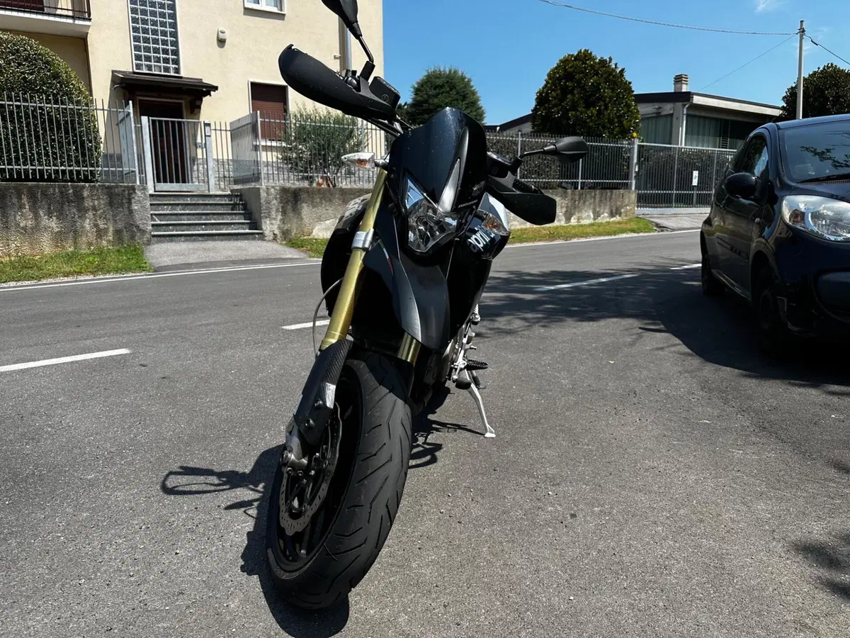 Aprilia Dorsoduro 750 (2009 - 14) (2)