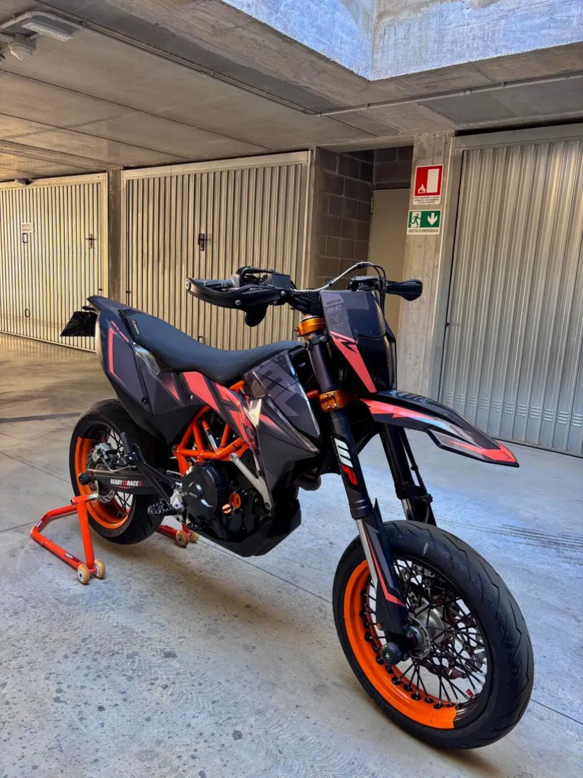 KTM 690 SMC (2008- 11) (2)