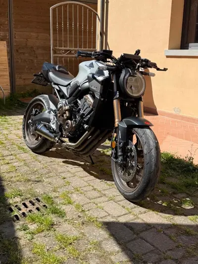 Honda CB 650 R E-Clutch (2024 - 26) usata