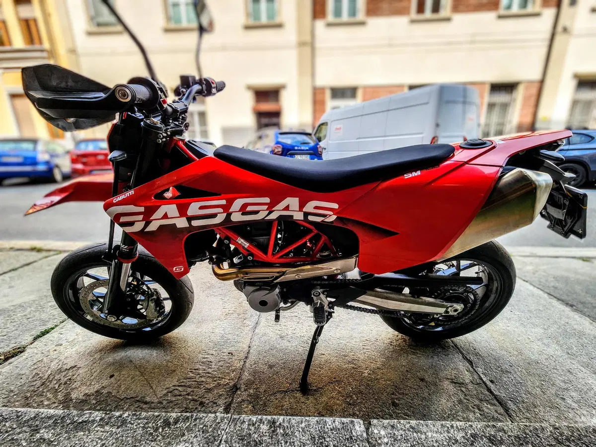 GASGAS SM 700 (2022 - 26) (3)