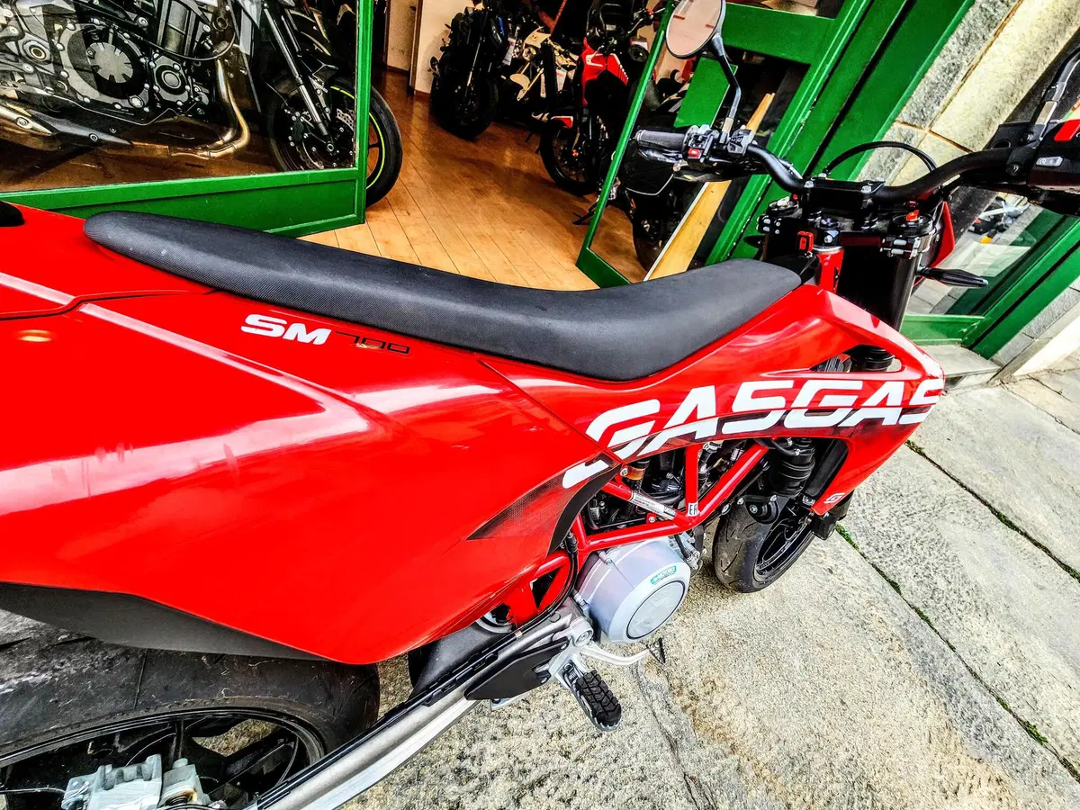 GASGAS SM 700 (2022 - 26) (9)