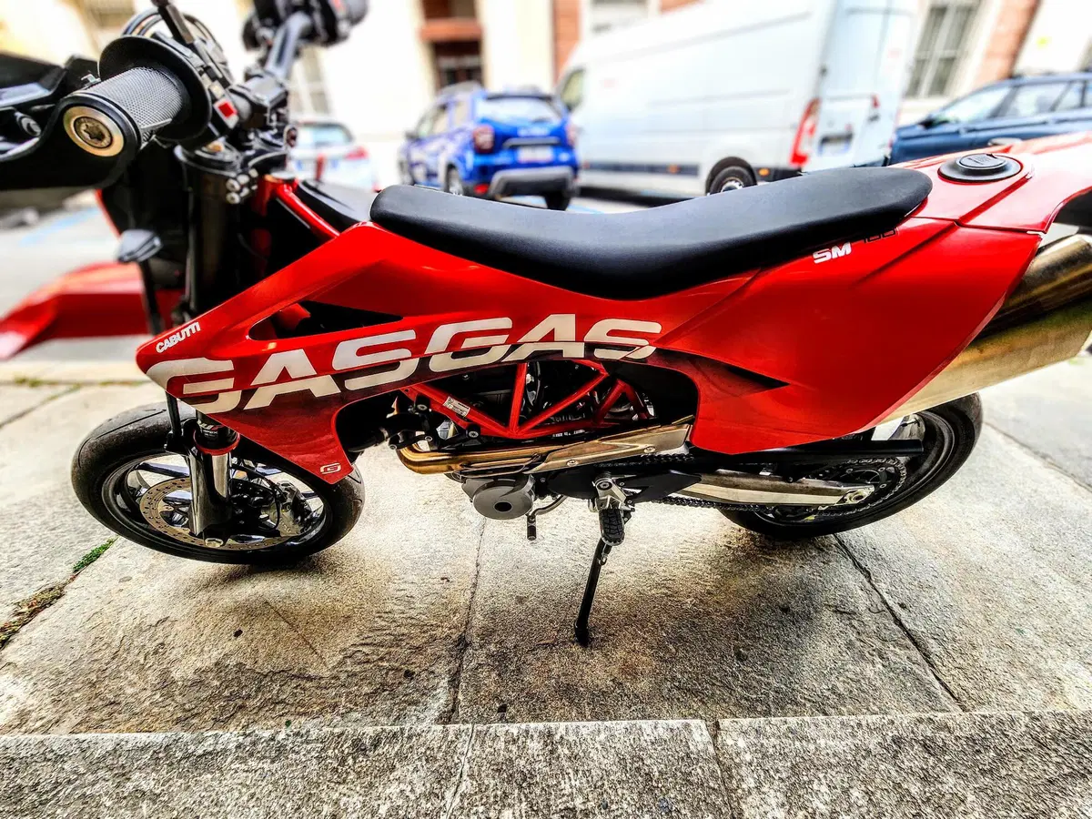 GASGAS SM 700 (2022 - 26) (14)