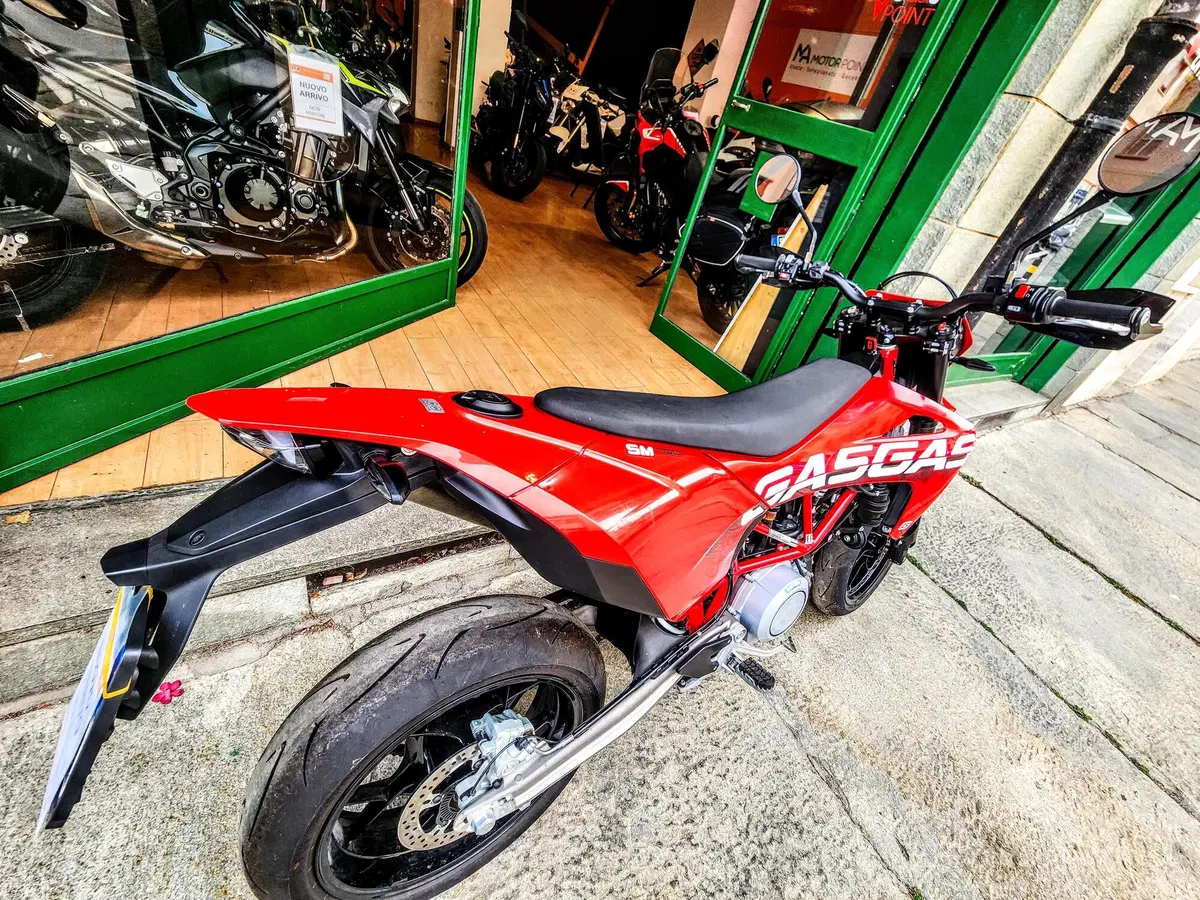GASGAS SM 700 (2022 - 26) (16)