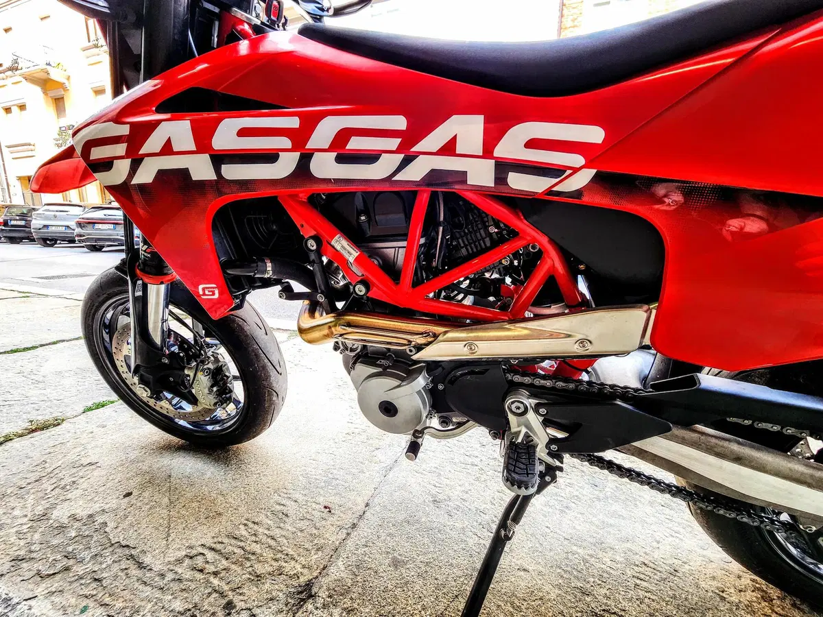 GASGAS SM 700 (2022 - 26) (19)