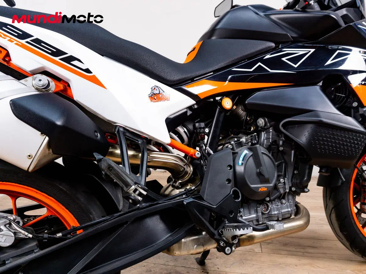 KTM 890 SMT (2026) (4)