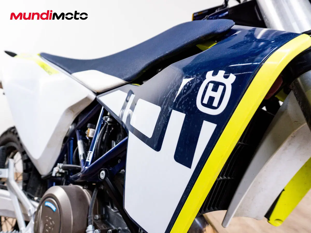 Husqvarna 701 Enduro (2016) (2)