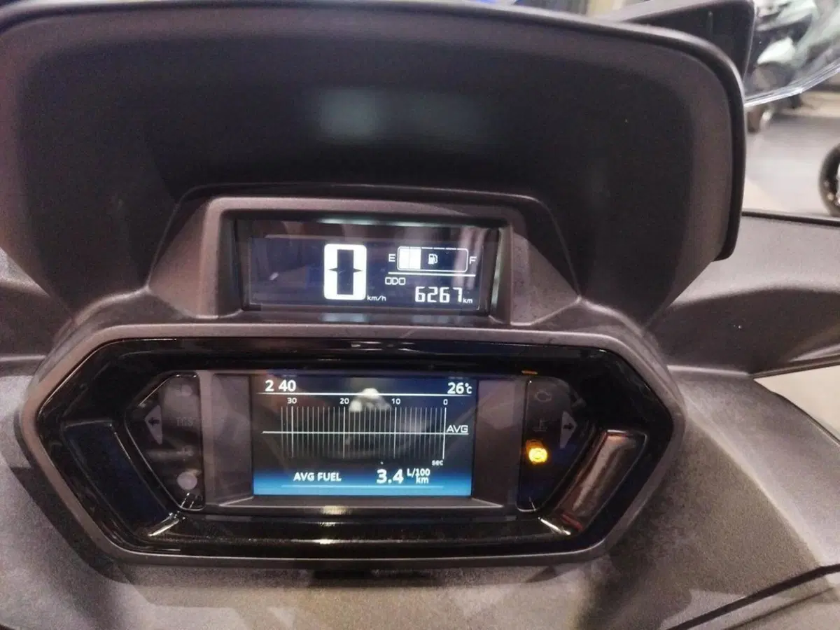 Yamaha X-Max 300 Tech Max (2021 - 24) (5)