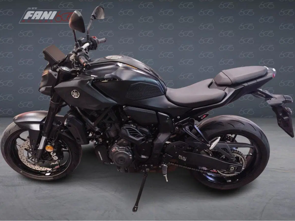 Yamaha MT-07 Y-AMT (2025 - 26) (4)