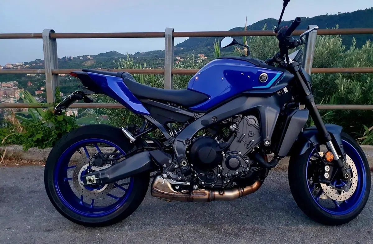 Yamaha MT-09 Y-AMT (2024 - 26) (2)