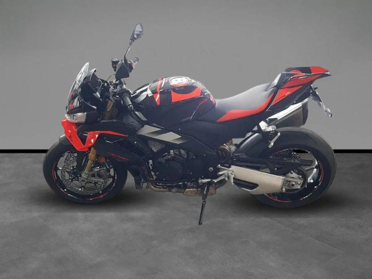 Aprilia Tuono V4 Factory (2025 - 26) (2)