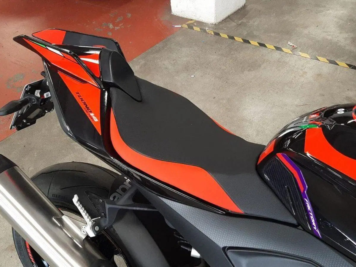 Aprilia Tuono V4 Factory (2025 - 26) (5)