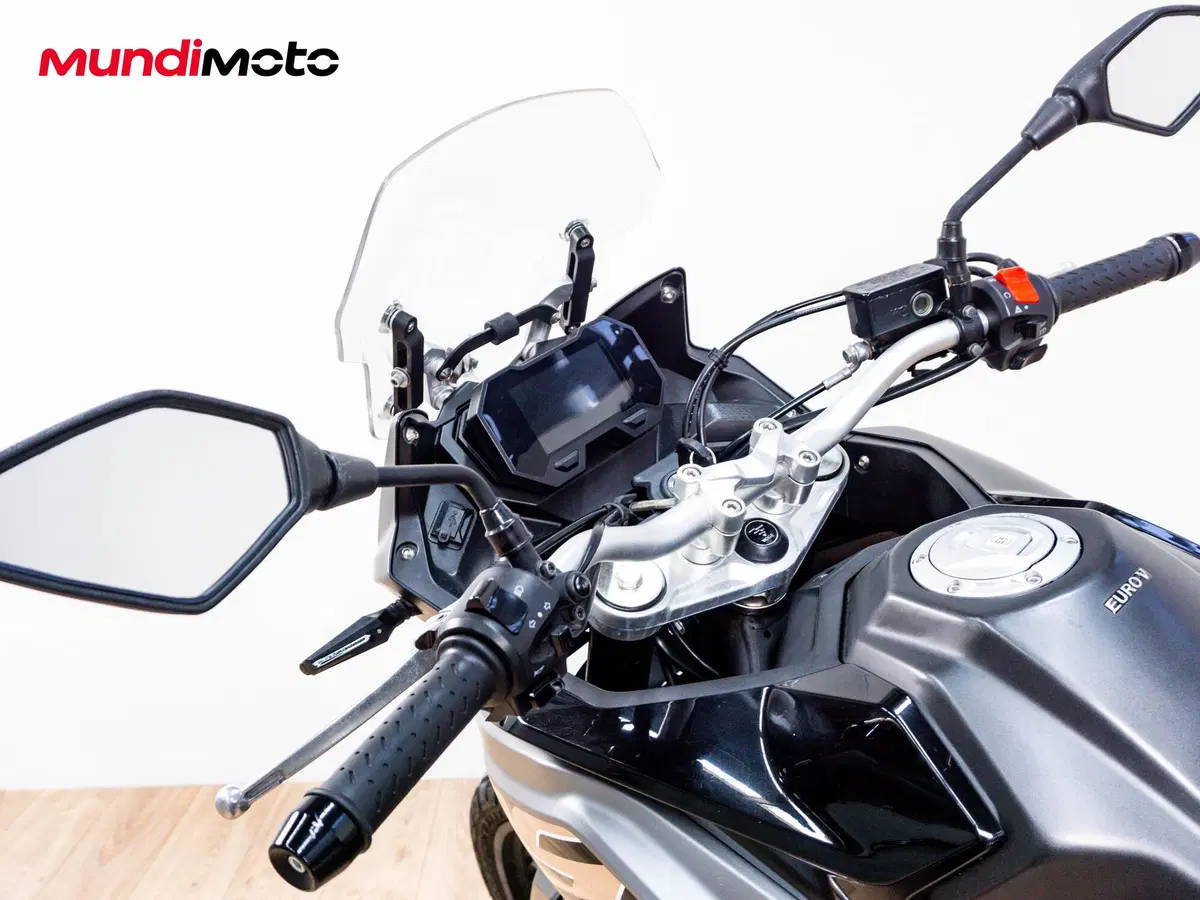 Voge Valico 650DSX (2021 - 24) (11)