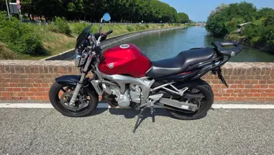 Yamaha FZ6 (2004 - 07) usata