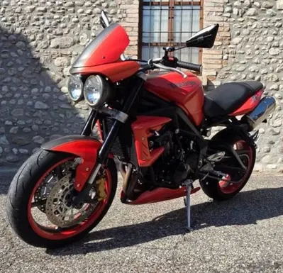 Triumph Street Triple (2007 - 12) usata