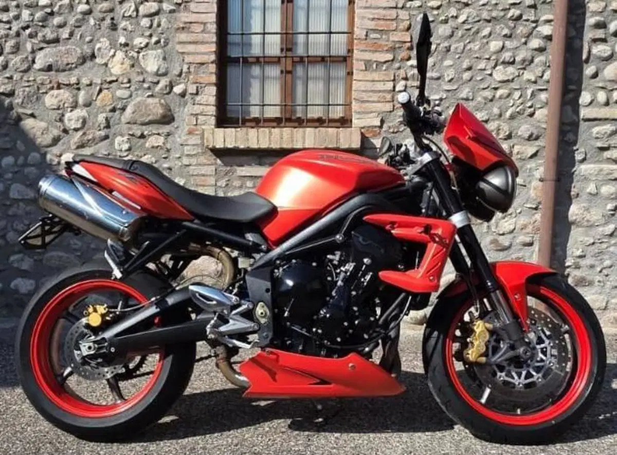 Triumph Street Triple (2007 - 12) (8)