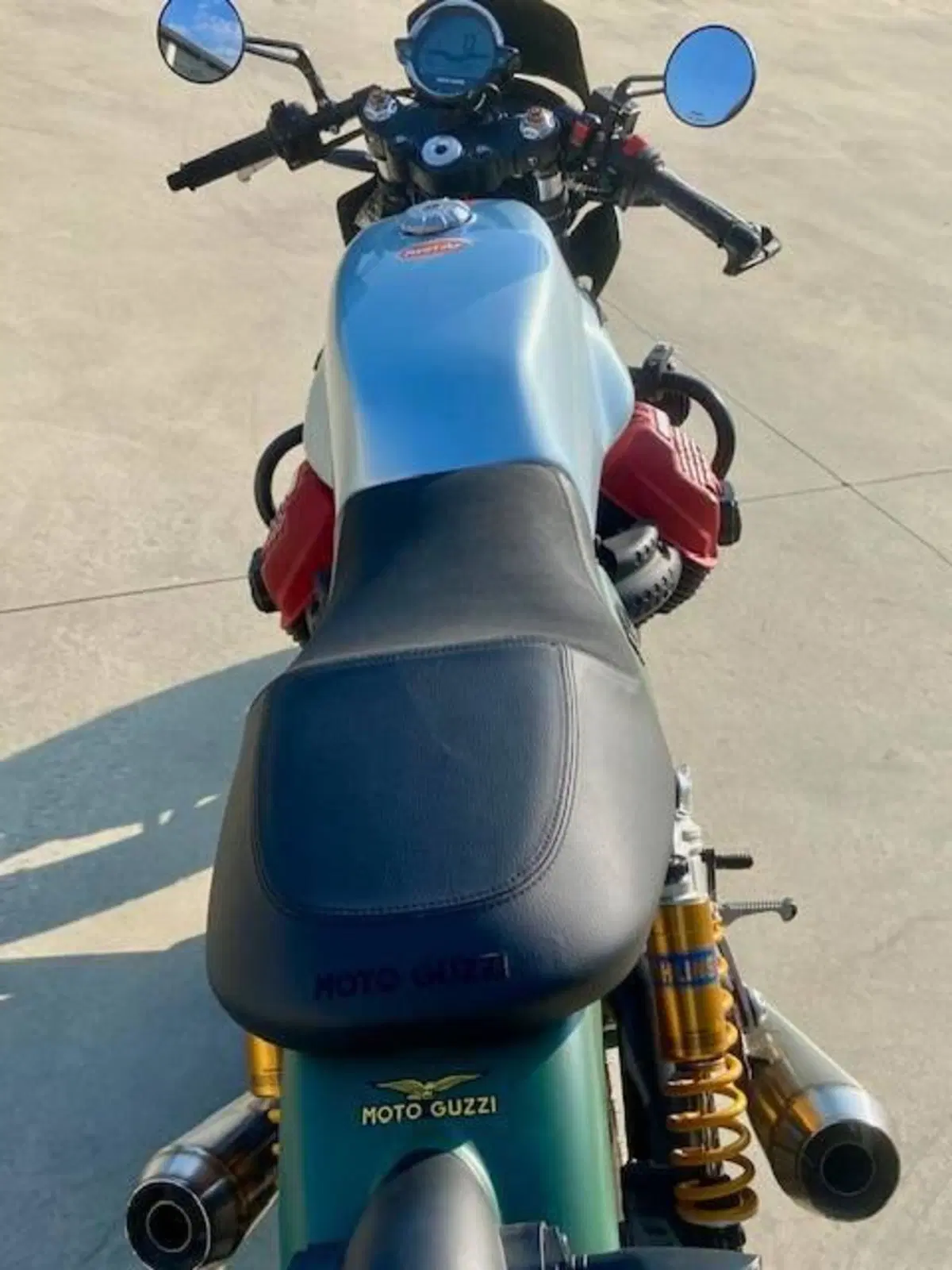Moto Guzzi V7 Stone (2021 - 24) (9)