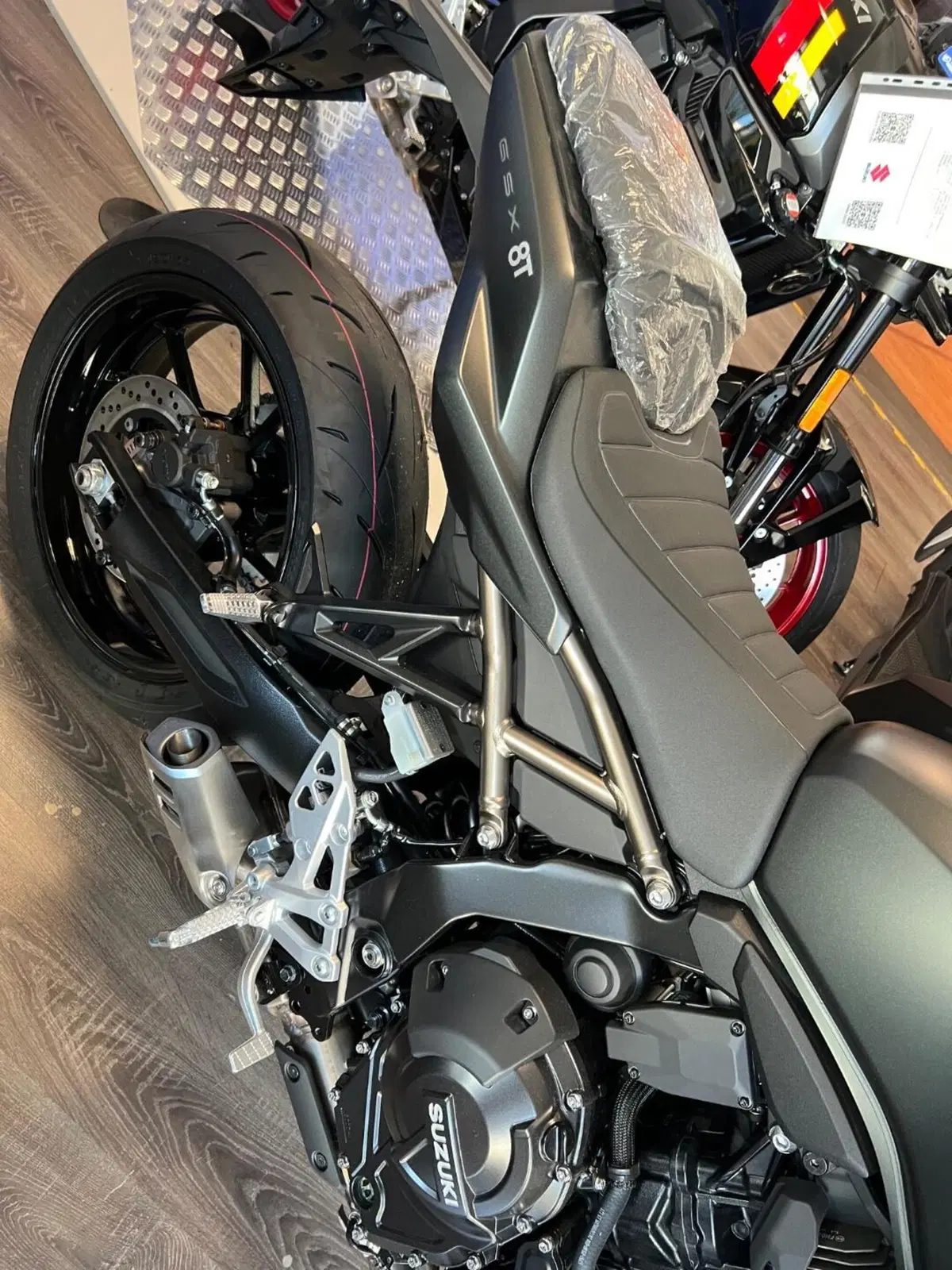 Suzuki GSX-8T (2025 - 26) (2)
