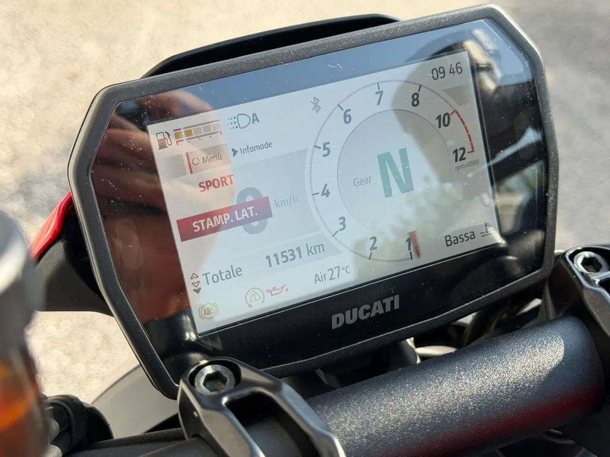 Ducati Monster 890 (2026) (4)