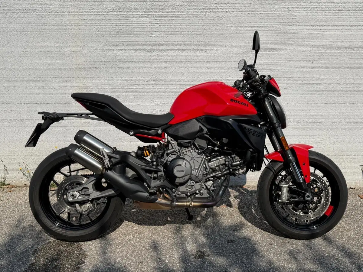 Ducati Monster 890 (2026) (8)