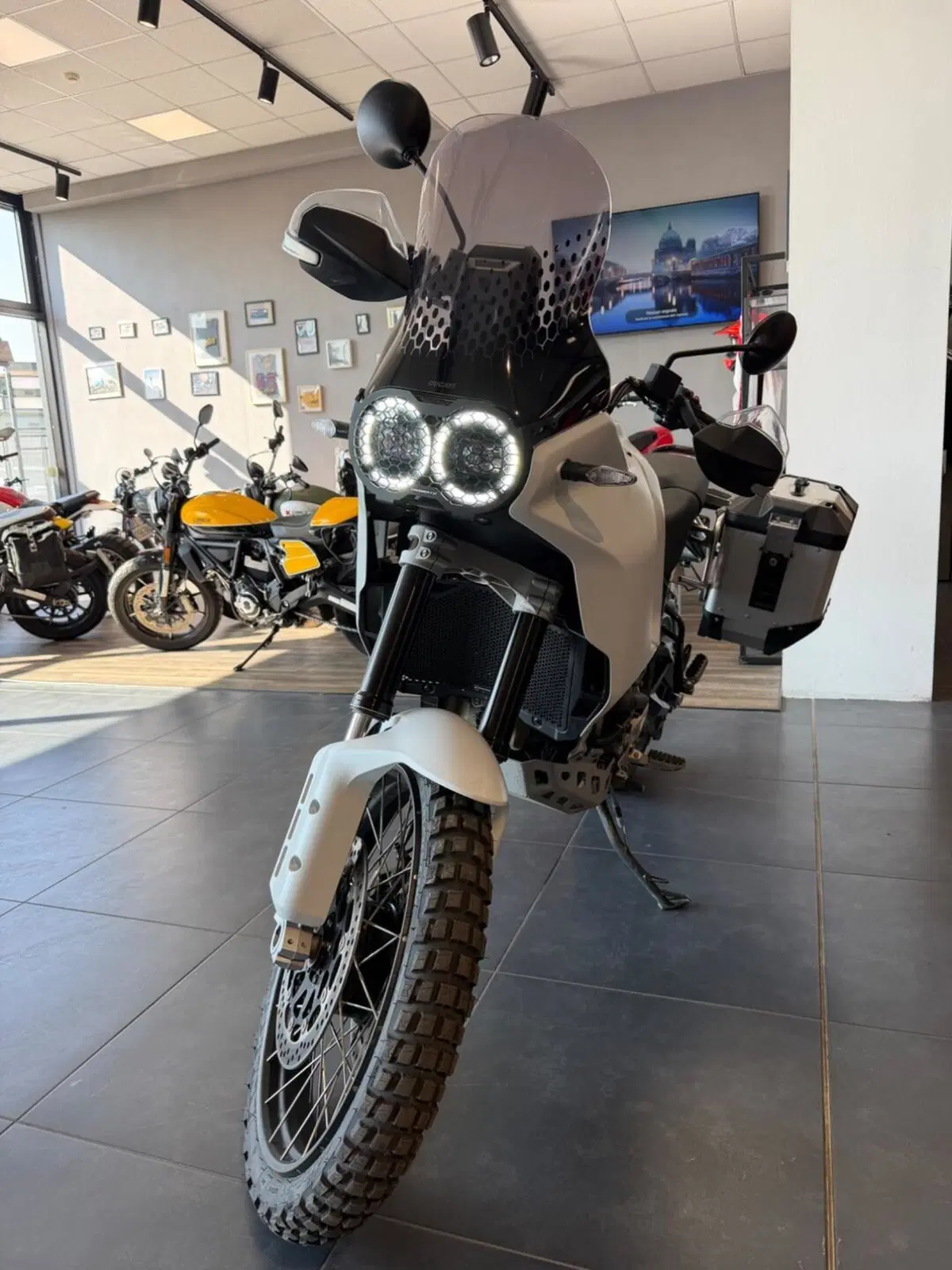 Ducati DesertX (2022 - 25) (3)