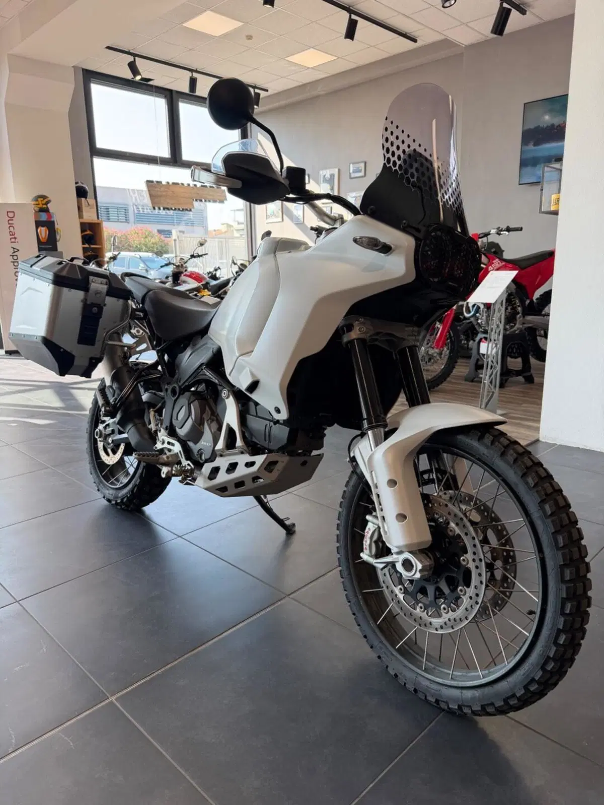Ducati DesertX (2022 - 25) (7)